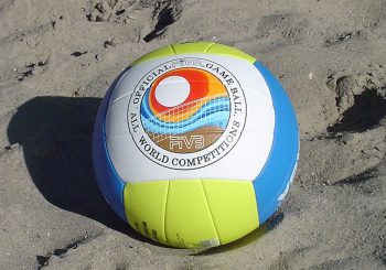 https://commons.wikimedia.org/wiki/File:Beach_volleyball_ball.jpg